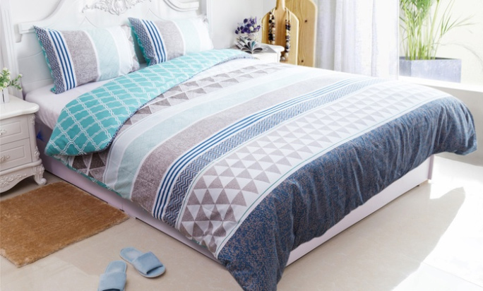 MIcrofiber Carnival Triangle Duvet Cover Set